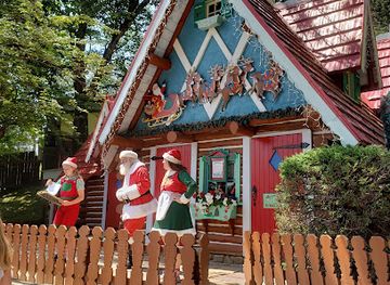 new-york/lake-placid/landmark/santa-s-workshop-north-pole-ny