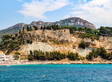 france/cassis-calanques/landmark/plage-de-la-grande-mer