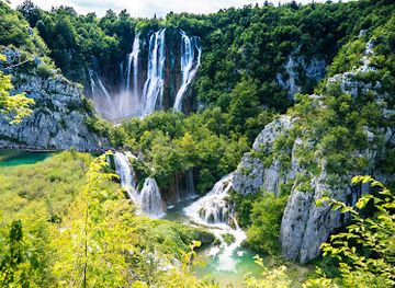 croatia/lika/landmark/great-waterfall