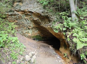 latvia/sigulda/landmark/small-cave