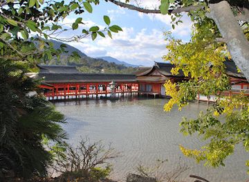 japan/shikoku/landmark/itsukushima-island