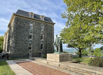 new-york/ithaca/landmark/statue-of-ezra-cornell