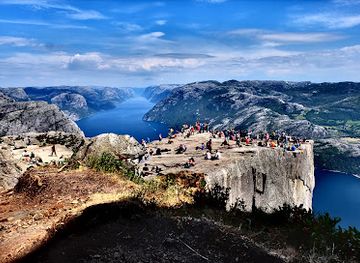 norway/lysefjord/landmark/preikestolen