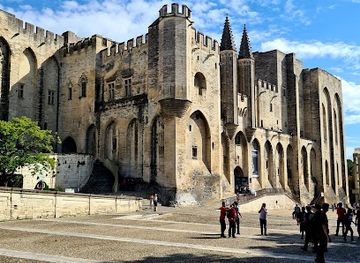 france/avignon/landmark/remparts-d-avignon