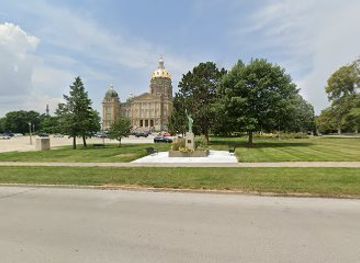 iowa/central-iowa/landmark/des-moines-liberty-sister