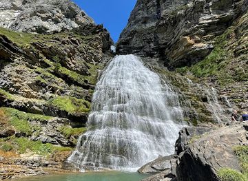 spain/ordesa-y-monte-perdido-national-park/landmark/cascada-de-la-cola-de-caballo