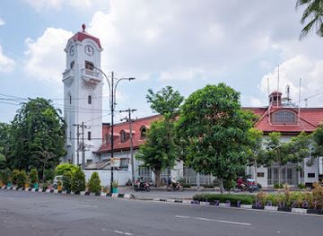 indonesia/surabaya/landmark/klokkentoren-bij-keboen-rodjo-soerabaia-jam-gadang-surabaya