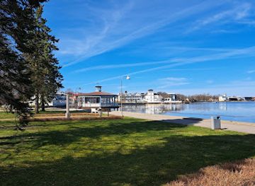 estonia/haapsalu-castle/landmark/allikapaviljon