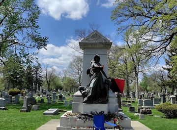illinois/fox-valley/landmark/haymarket-martyrs-monument