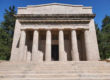 kentucky/bowling-green/landmark/lincoln-birthplace-memorial