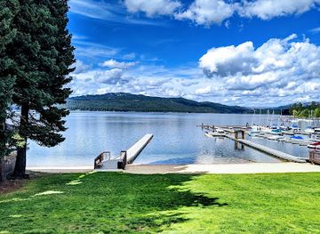 idaho/mccall/landmark/44-degrees-north