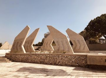 israel/zikhron-ya-akov/landmark/heritage-site-the-monument-for-the-artillery-corps-soldiers-yaakov-memorial