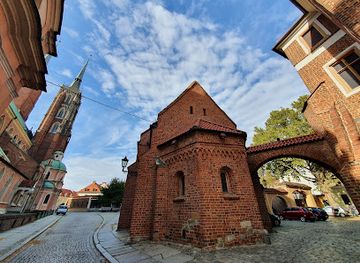 poland/wroclaw/srodmiescie/landmark/brama-kluskowa