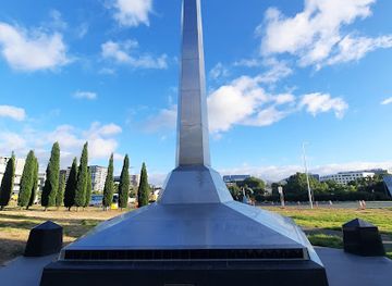 australia/canberra/landmark/canberra-centenary-column