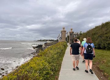 rhode-island/newport-cliff-walk/landmark/cliff-walk-shepard-ave-entry-exit