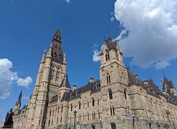 canada/ottawa/parliament-hill/landmark/prime-minister-lester-b-pearson-monument