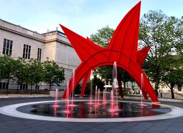 connecticut/hartford/landmark/calder-stegosaurus