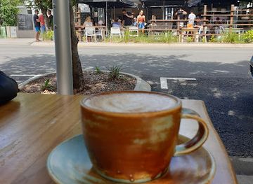 australia/noosa/landmark/moonstruck-noosa