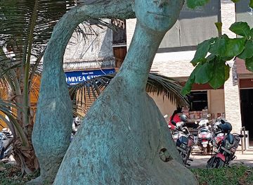 india/panaji/landmark/lady-with-long-hair-statue