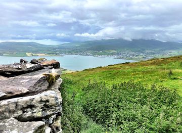 ireland/slea-head-drive/landmark/eask-tower-path