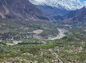 pakistan/hunza-valley/landmark/queen-victoria-monument