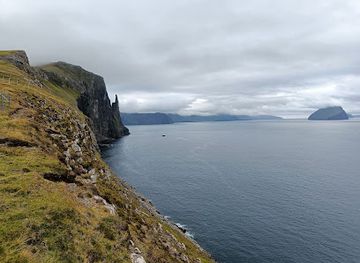 faroe-islands/norooyar/landmark/trollkonufingur-viewpoint