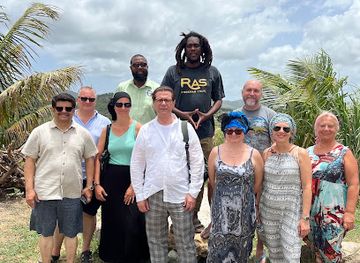 antigua-and-barbuda/dickenson-bay/landmark/humble-and-free-wadadli