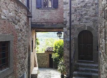 italy/siena/landmark/localita-castello-di-montefioralle