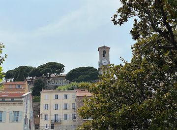 france/cannes/le-suquet/landmark/monument-aux-morts-de-cannes-vieux-port