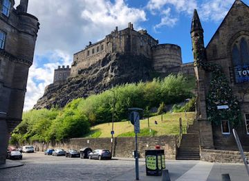 united-kingdom/midlothian/attraction/the-vennel-viewpoint-edinburgh-castle-2