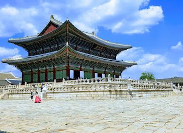south-korea/seoul/landmark/geunjeongjeon