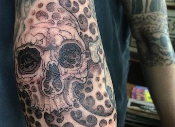 vermont/brattleboro/landmark/lucky-wizard-tattoo