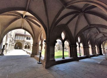 france/languedoc/landmark/musee-du-cloitre