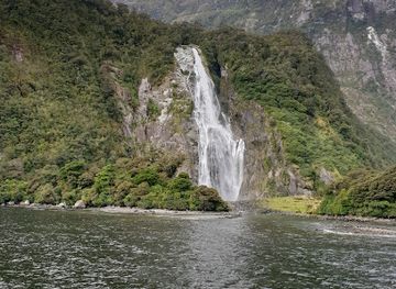 new-zealand/milford-sound/landmark/spirit-of-milford