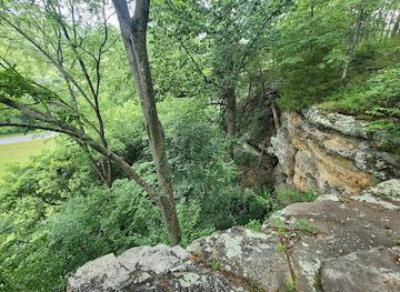illinois/giant-city-state-park/landmark/giant-city-stone-fort-site