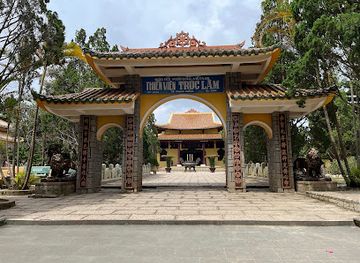 vietnam/da-lat/landmark/truc-lam-buddhist-monastery