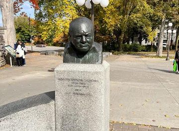 canada/quebec-city/landmark/churchill-roosevelt-sculptures