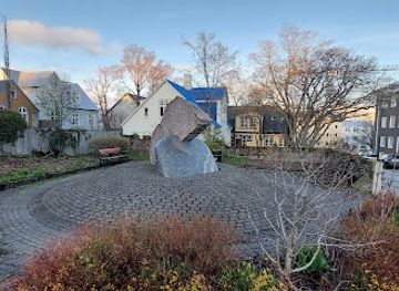 iceland/reykjavik/vesturbar/landmark/kyiv-square