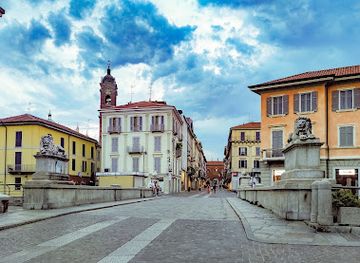italy/brianza/landmark/ponte-dei-leoni