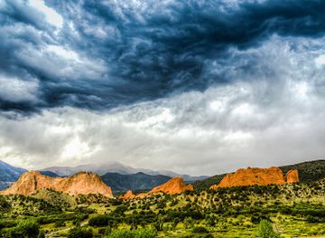 colorado/pikes-peak-region/landmark/kissing-camels