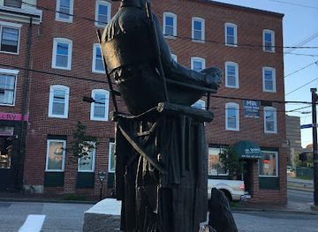 maine/south-portland/landmark/john-ford-statue