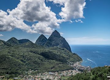 saint-lucia/canaries/landmark/petit-piton