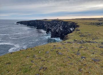 iceland/borgarfjörður/landmark/hafnarberg-sea-cliffs