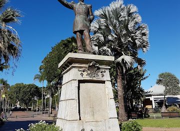new-caledonia/noumea/baie-des-citrons/landmark/statue-of-jean-baptiste-olry
