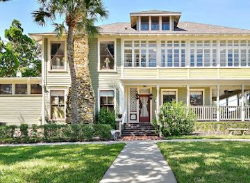 florida/daytona-beach/landmark/golden-magnolia-marine-resort