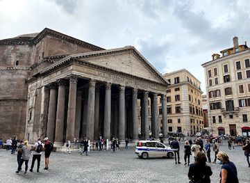 italy/rome/pantheon/landmark/raphael-s-tomb