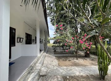 indonesia/pulau-moyo/landmark/blue-emocean-dive-resort