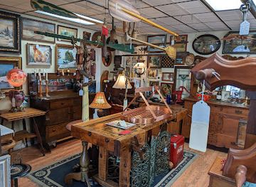 wisconsin/lake-geneva/landmark/maple-park-antiques