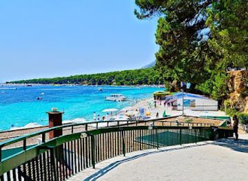 croatia/brac-island/landmark/plaza-borak