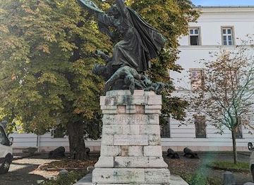 hungary/vac/landmark/statue-of-st-john-capistran
